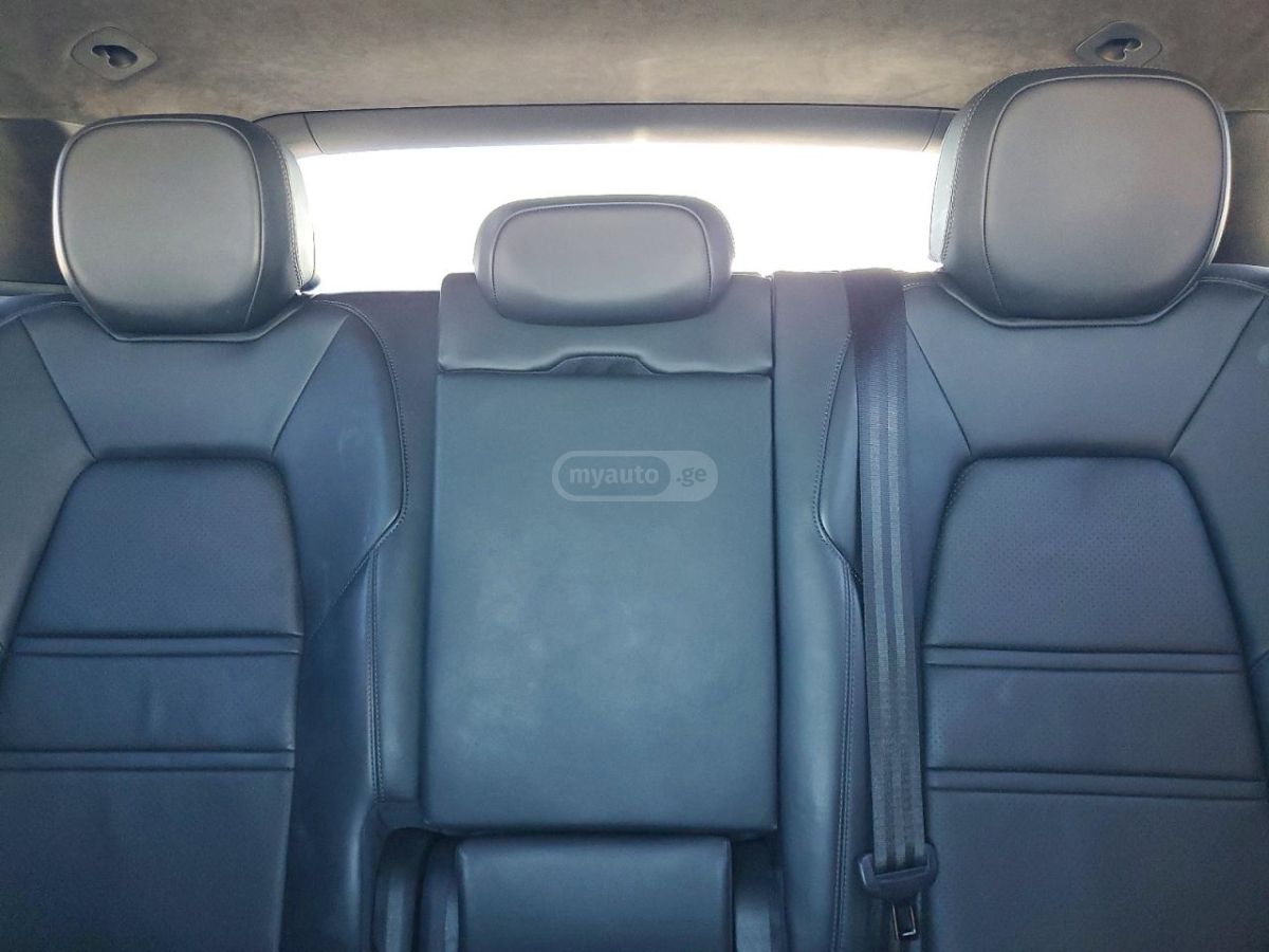 Porsche Cayenne GTS 2023 — миниатюра 10