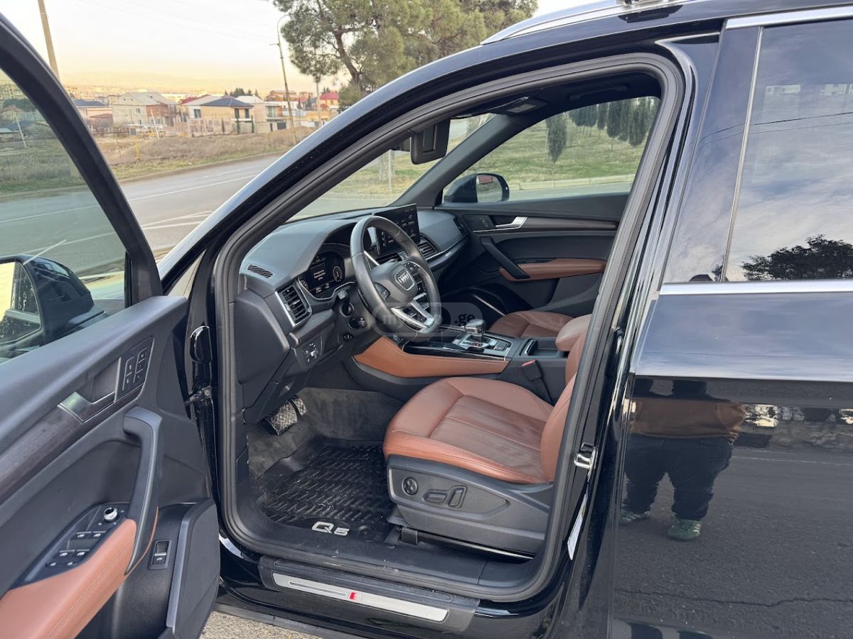 Audi Q5 - фото 5