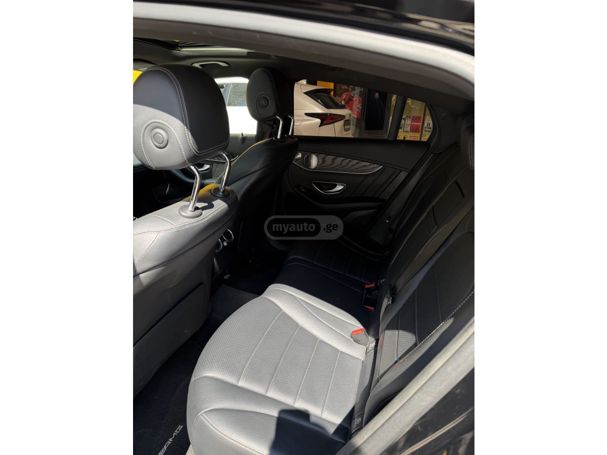 Mercedes-Benz GLC 300 Coupe - фото 7