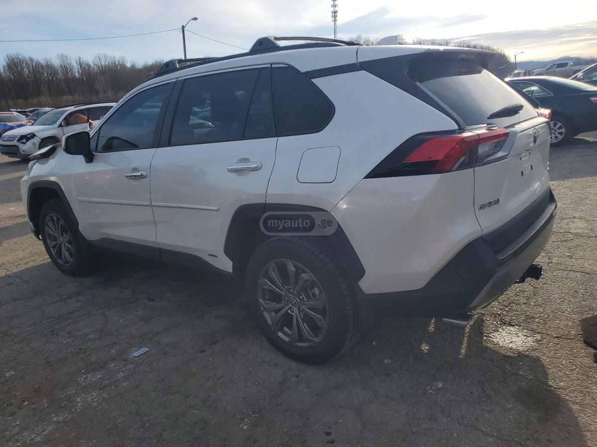 Toyota RAV 4 - фото 2