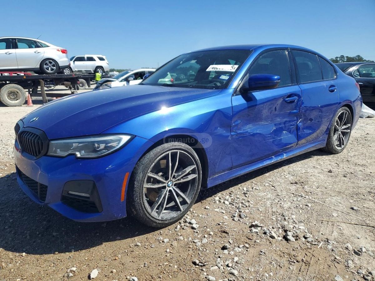 BMW 330 - фото 1