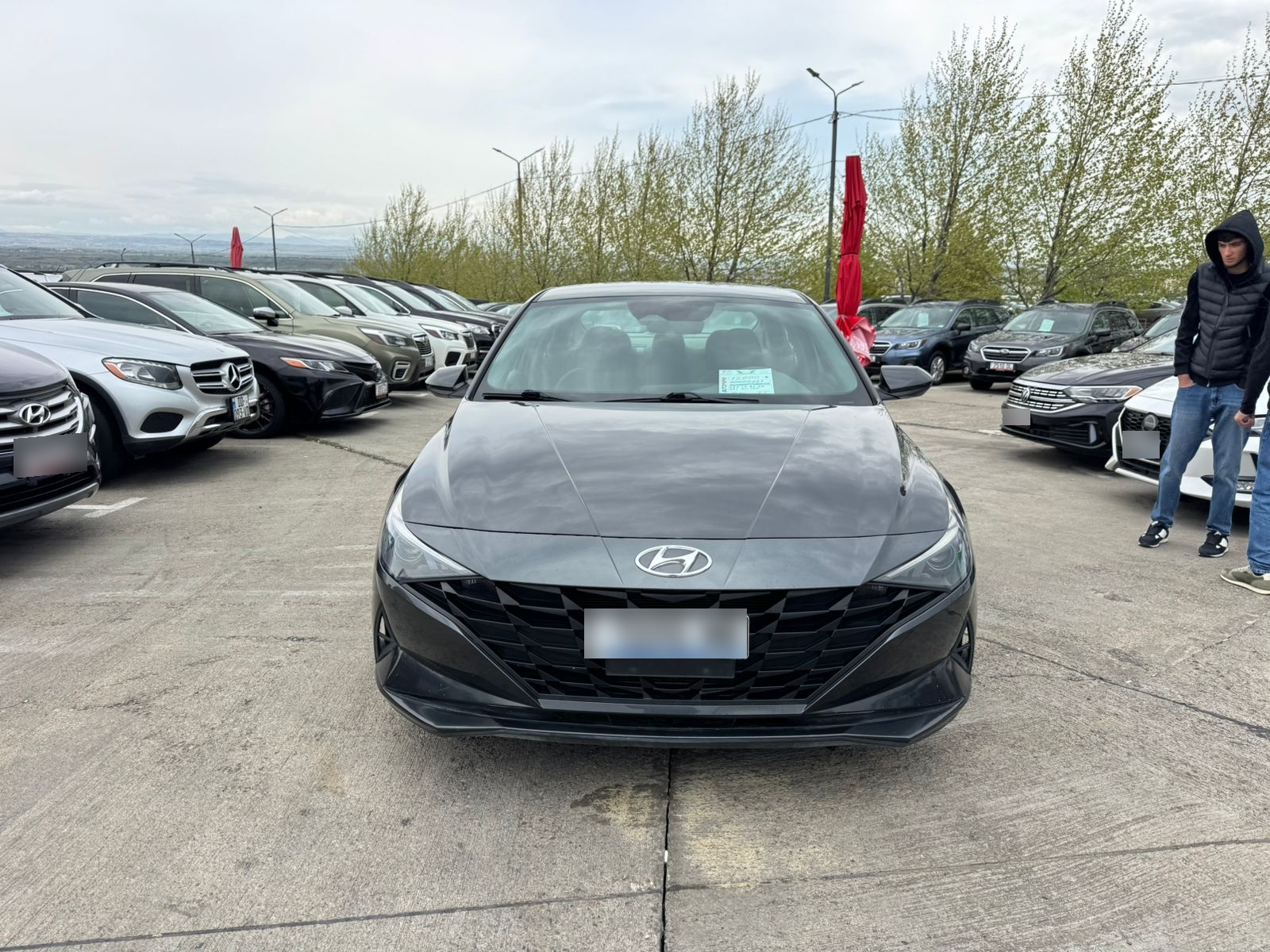 Hyundai Elantra - фото 1