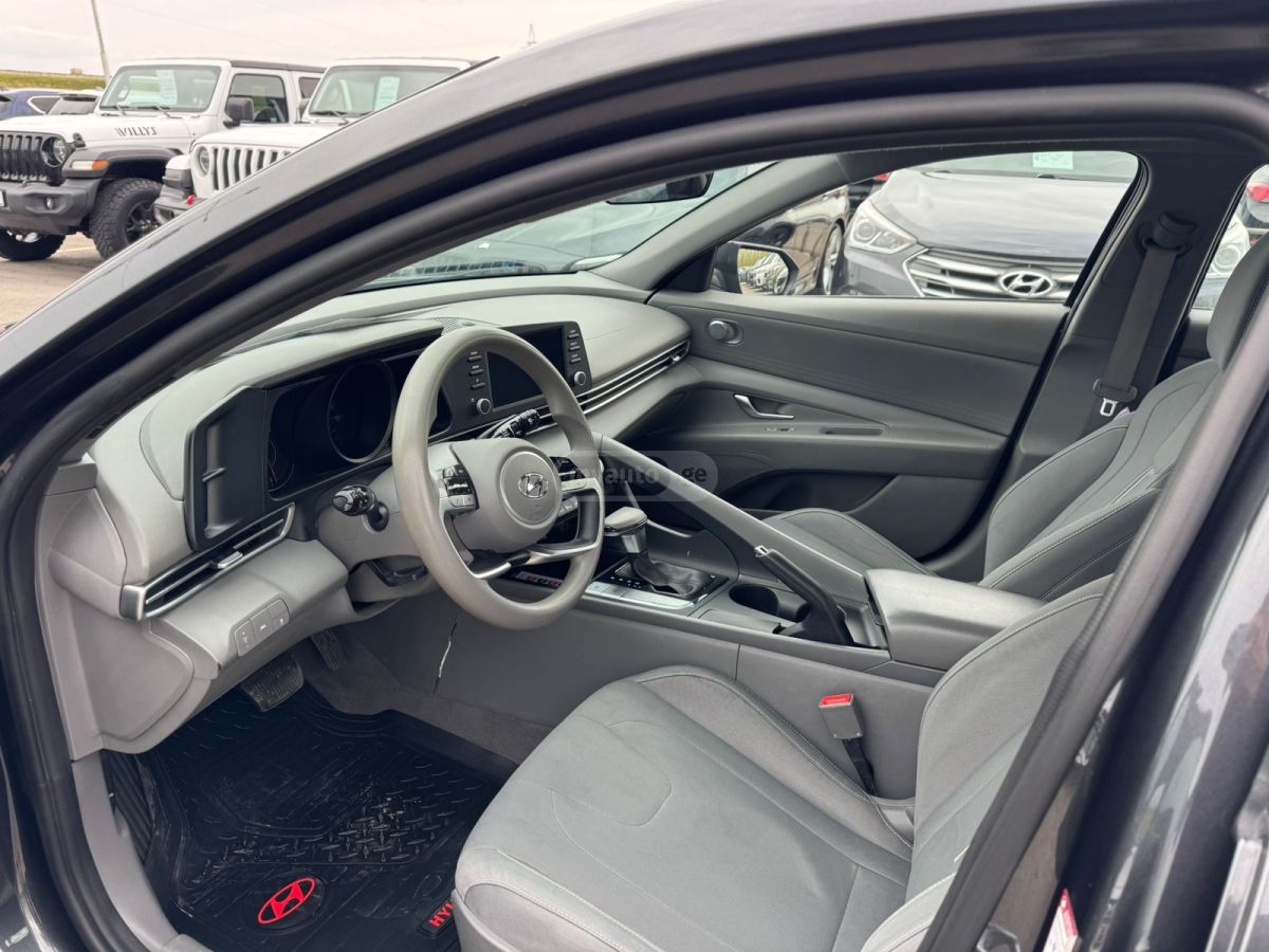 Hyundai Elantra - фото 7