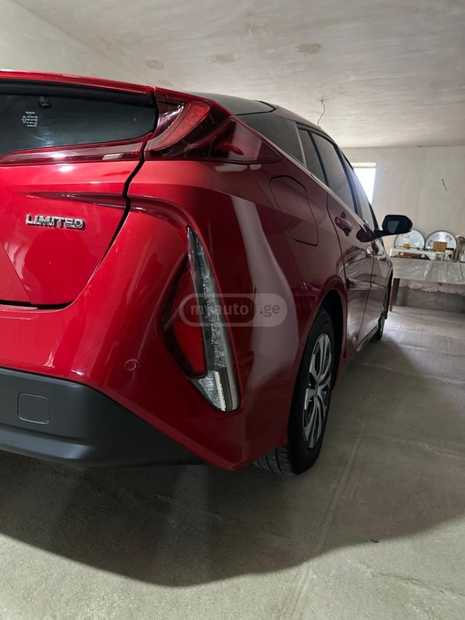 Toyota Limited 5dr Hatchback CVT — миниатюра 1