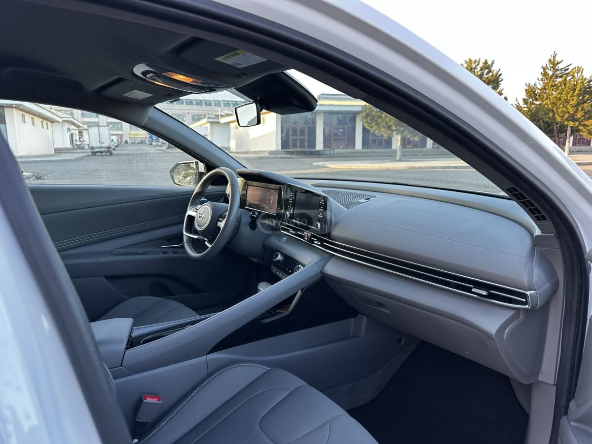 Hyundai Elantra - фото 10