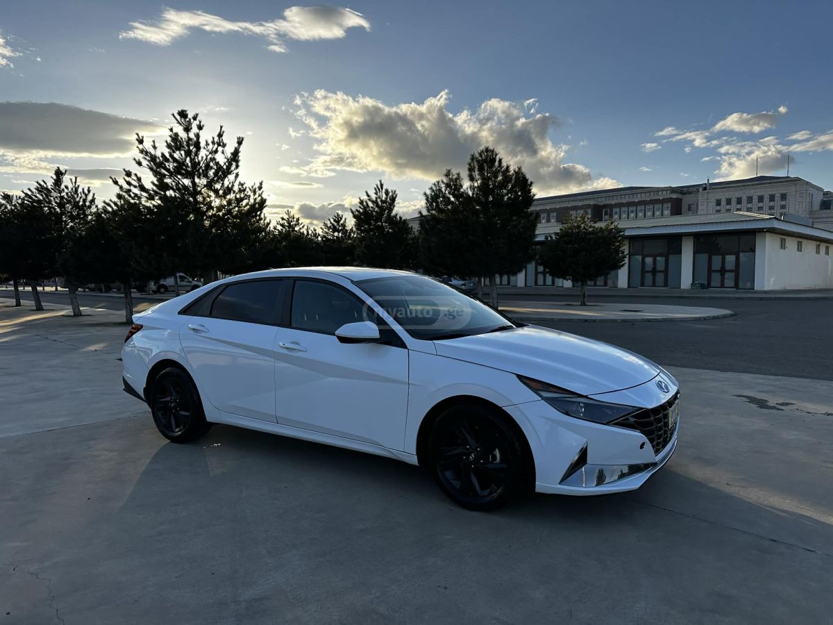 Hyundai Elantra - фото 12