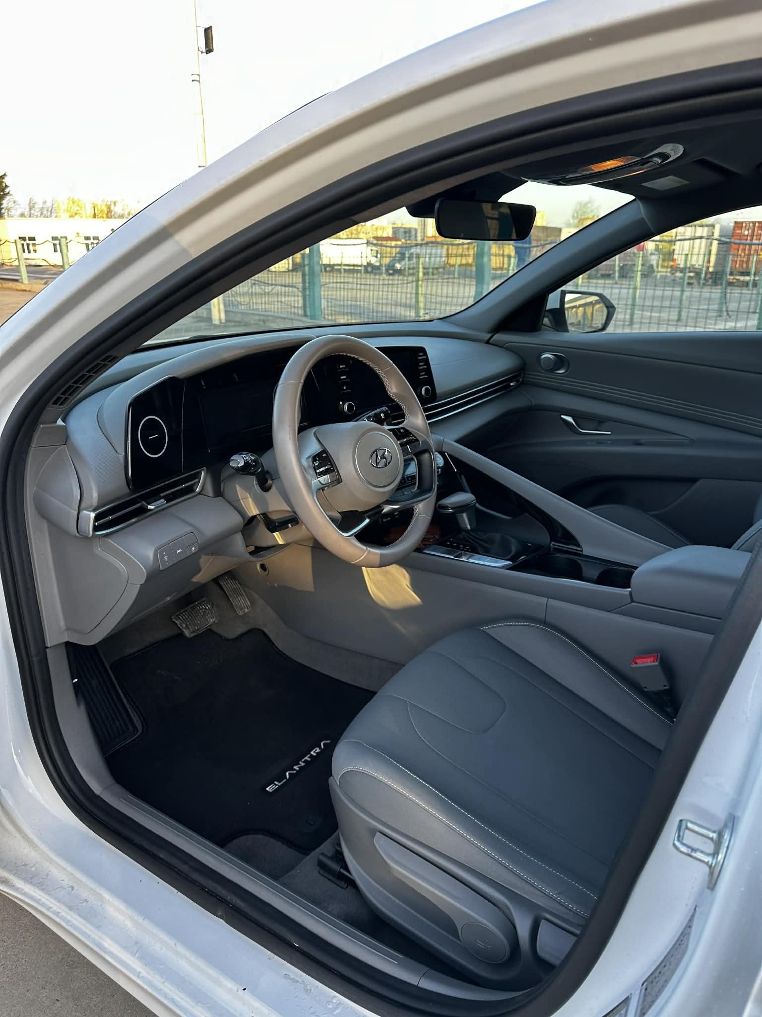 Hyundai Elantra - фото 7