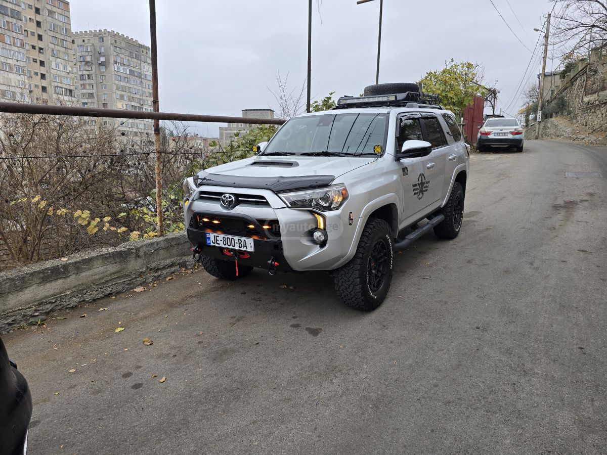 Toyota 4 Runner - фото 10