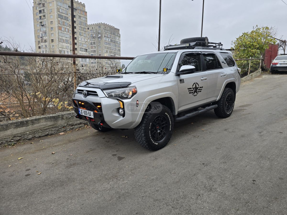 Toyota 4 Runner - фото 11
