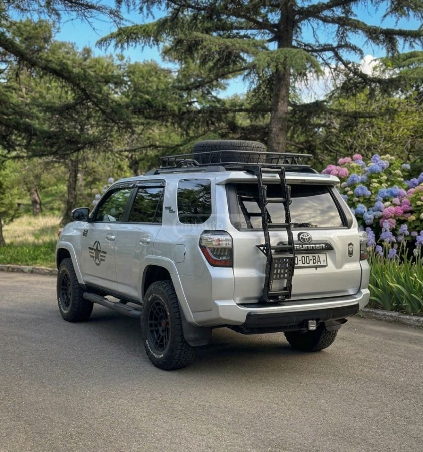 Toyota 4 Runner - фото 2