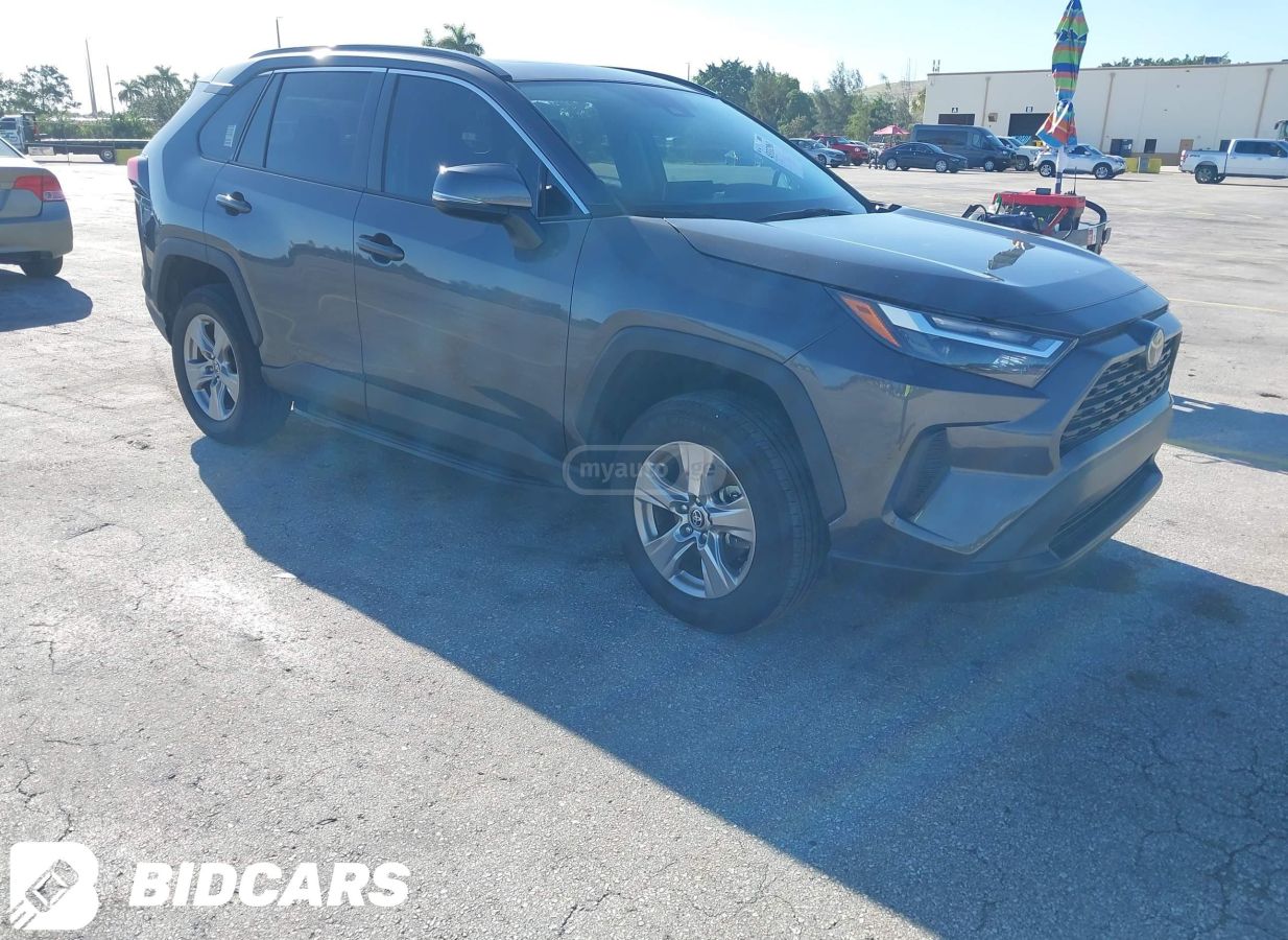 Toyota XLE 4dr Front-Wheel Drive Auto — миниатюра 1