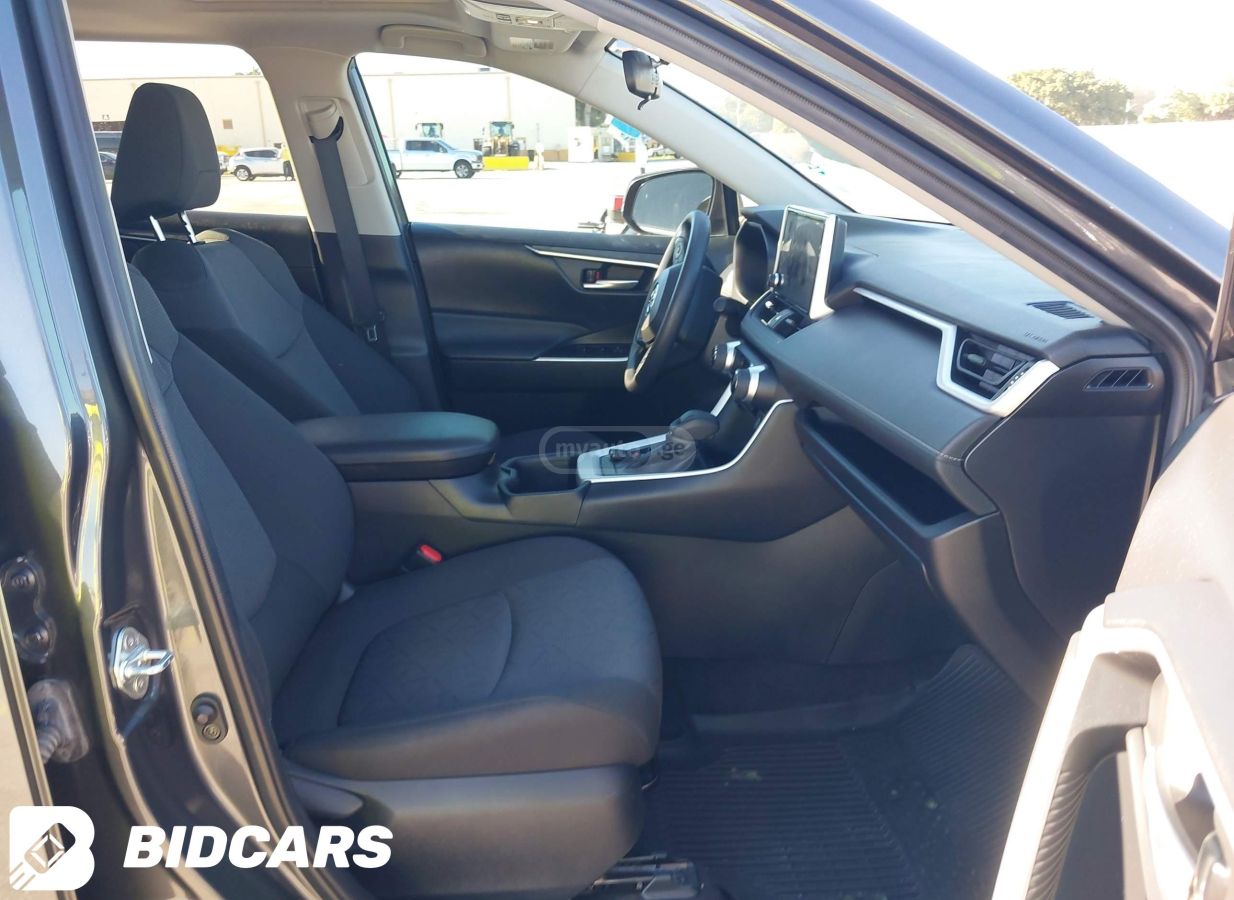 Toyota XLE 4dr Front-Wheel Drive Auto — миниатюра 5