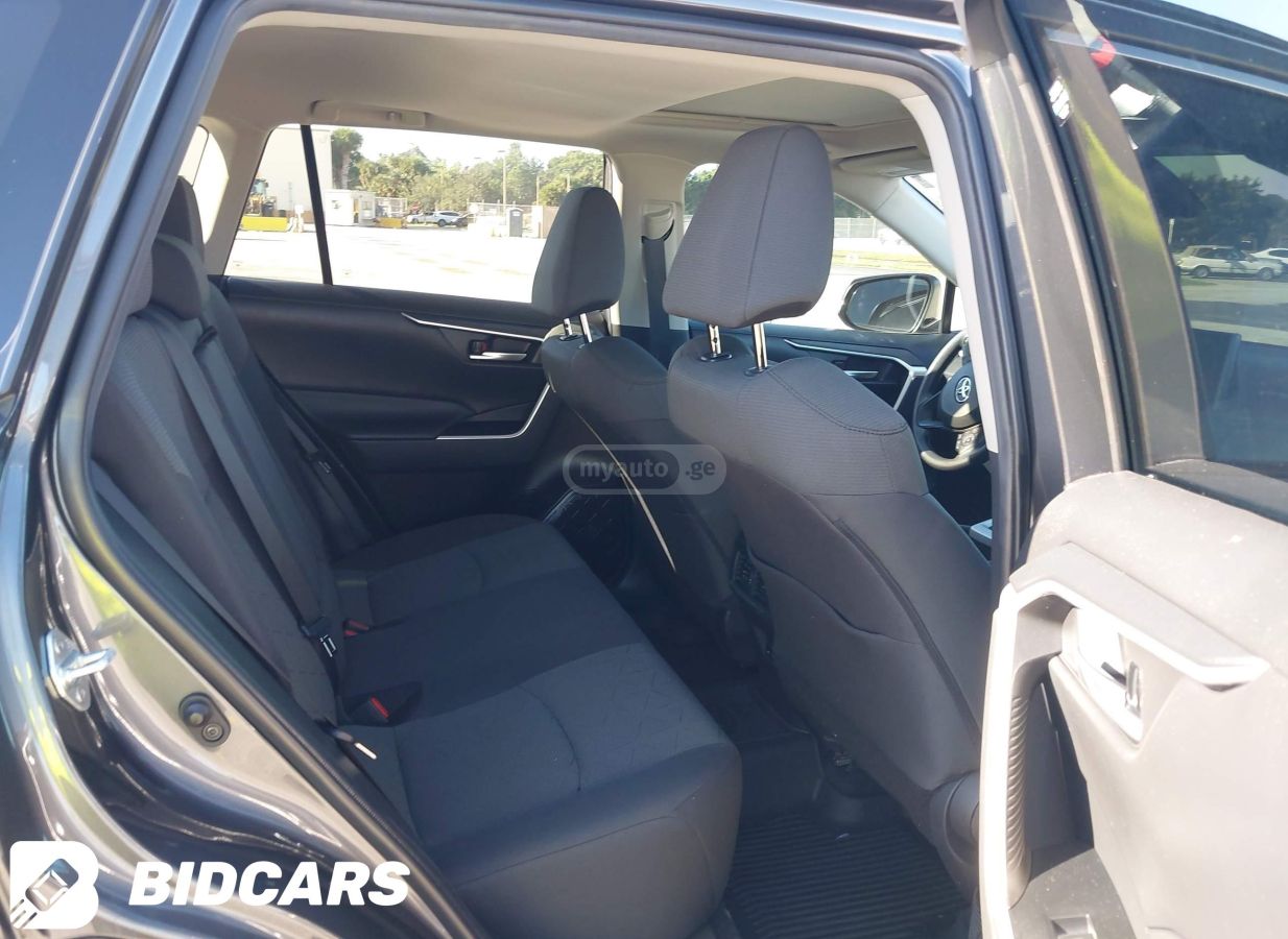 Toyota XLE 4dr Front-Wheel Drive Auto — миниатюра 6