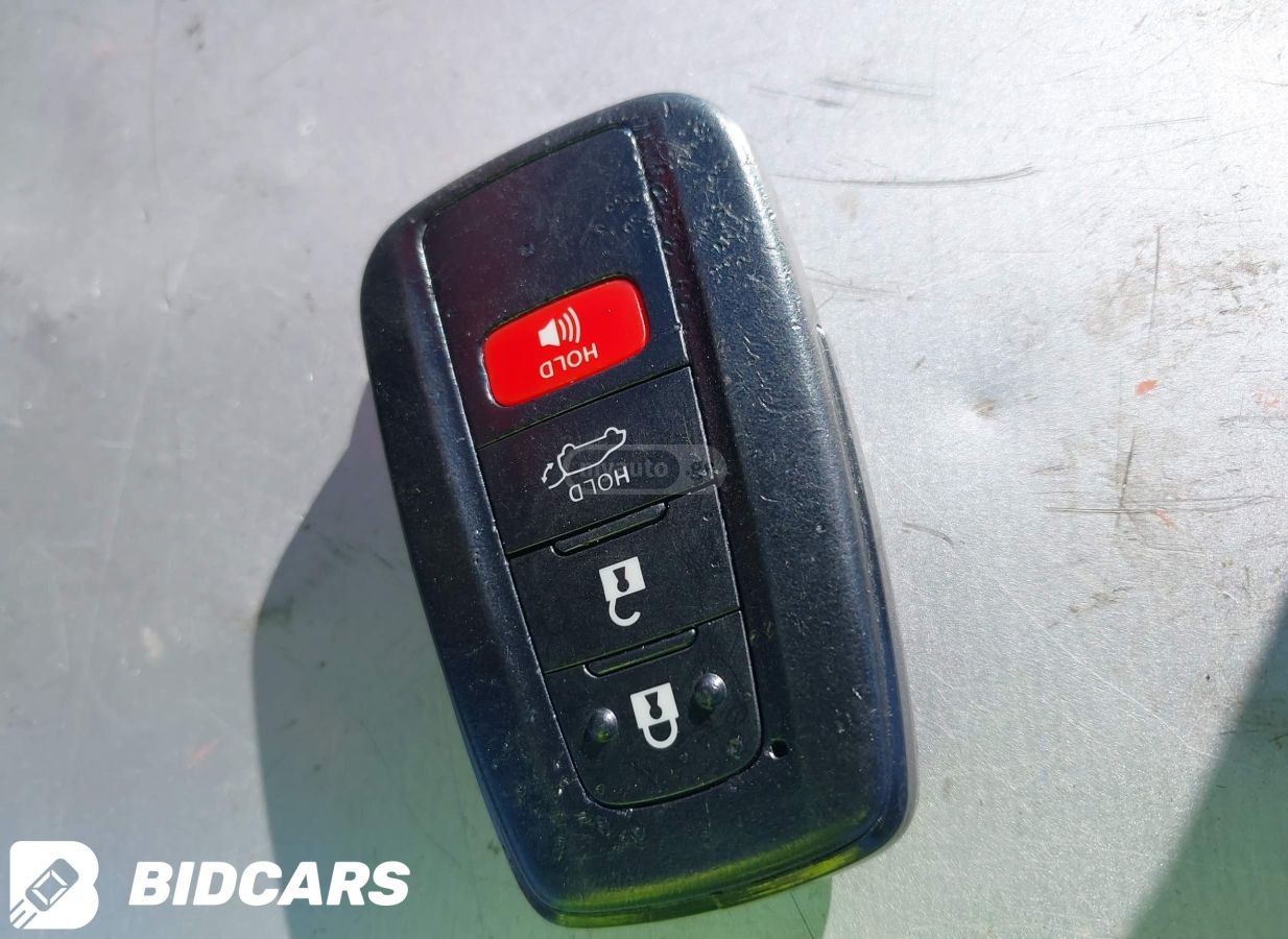 Toyota XLE 4dr Front-Wheel Drive Auto — миниатюра 8