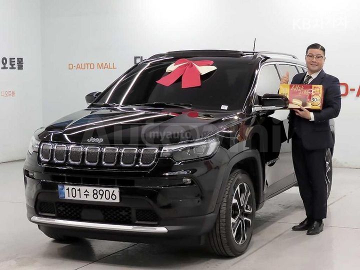 Jeep Compass - фото 1