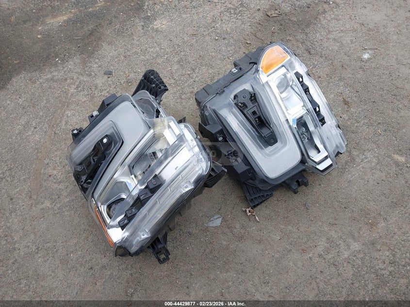 Chevrolet Silverado 2023 — миниатюра 12