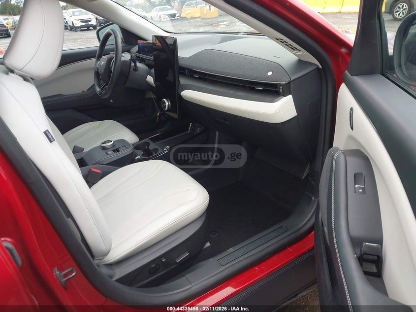 Ford Mustang Mach-E 2024 — миниатюра 5