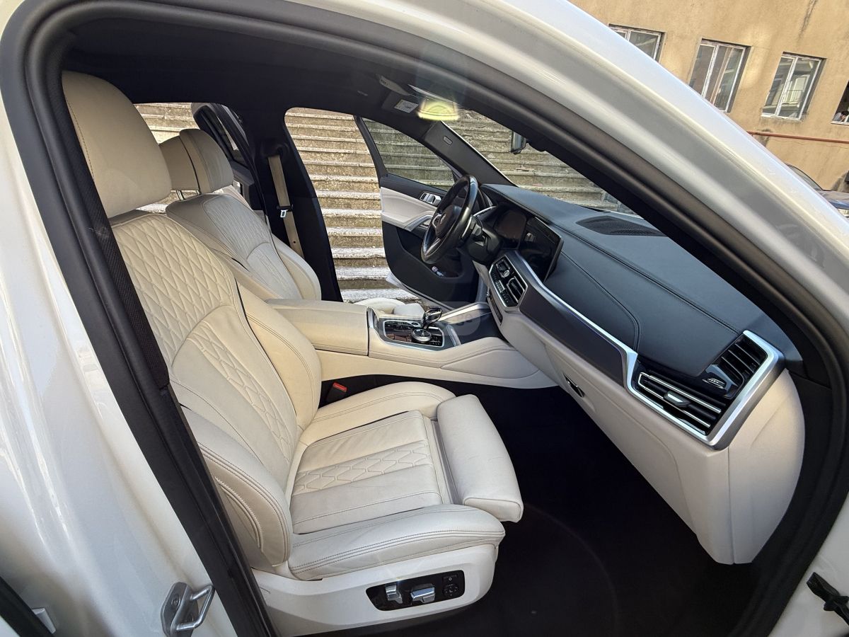 BMW xDrive40i 4dr All-Wheel Drive — миниатюра 15