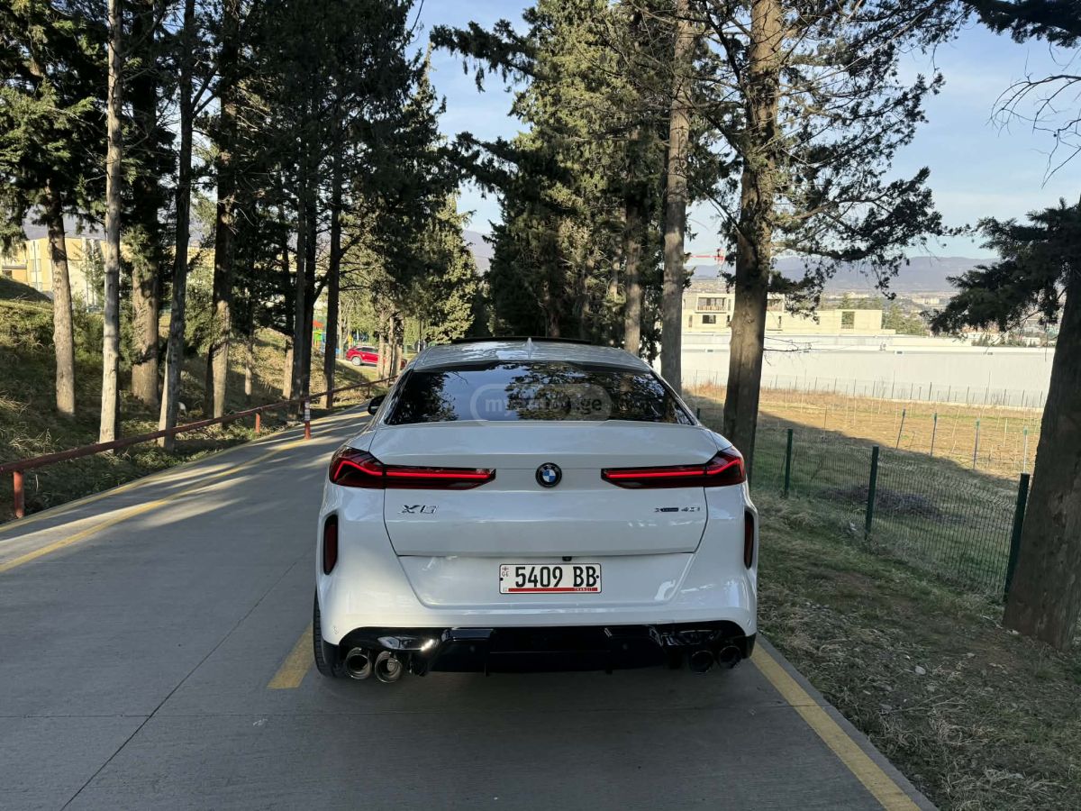 BMW xDrive40i 4dr All-Wheel Drive — миниатюра 3