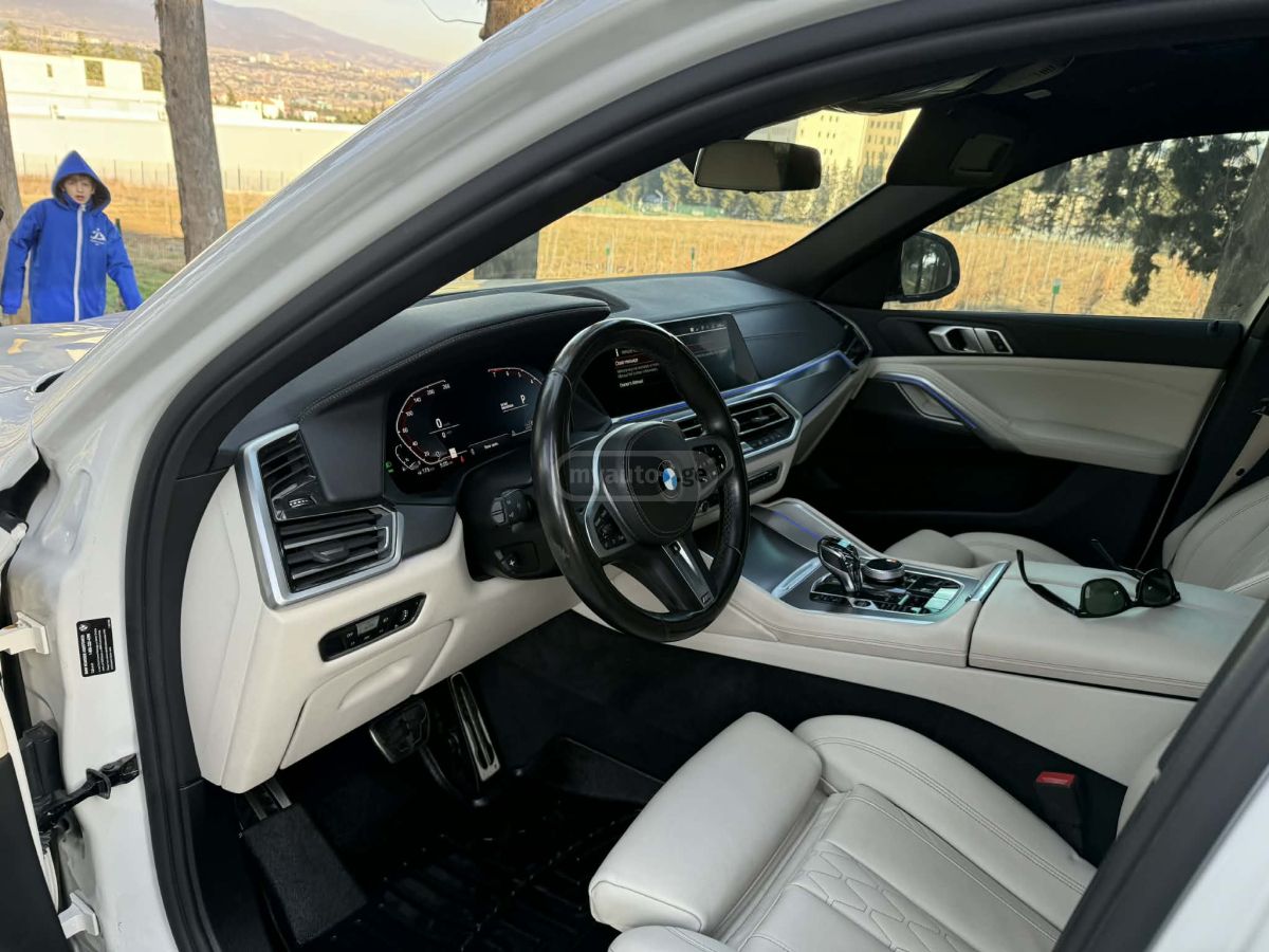 BMW xDrive40i 4dr All-Wheel Drive — миниатюра 8