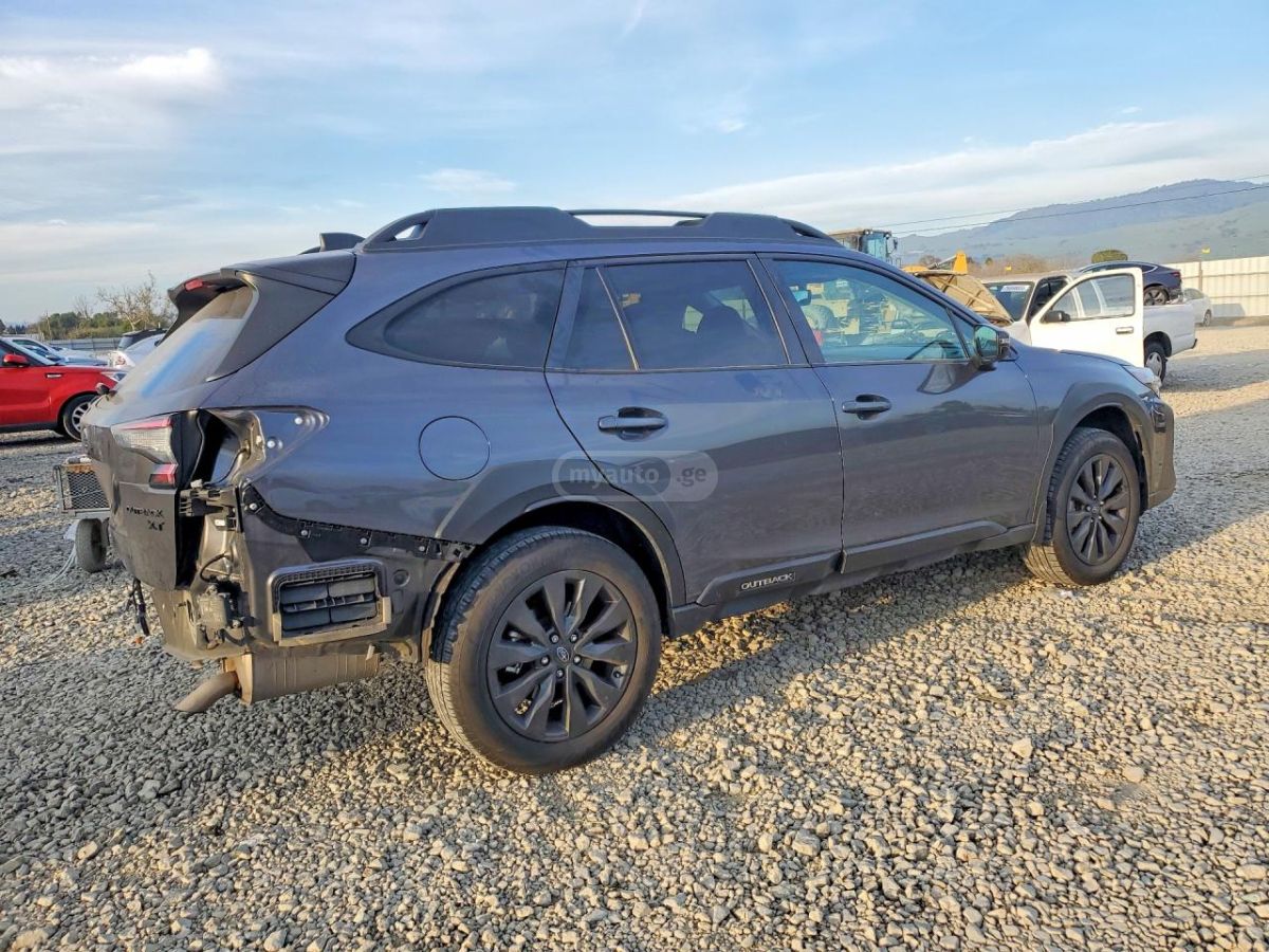 Subaru Onyx Edition XT 4dr All Wheel — миниатюра 3