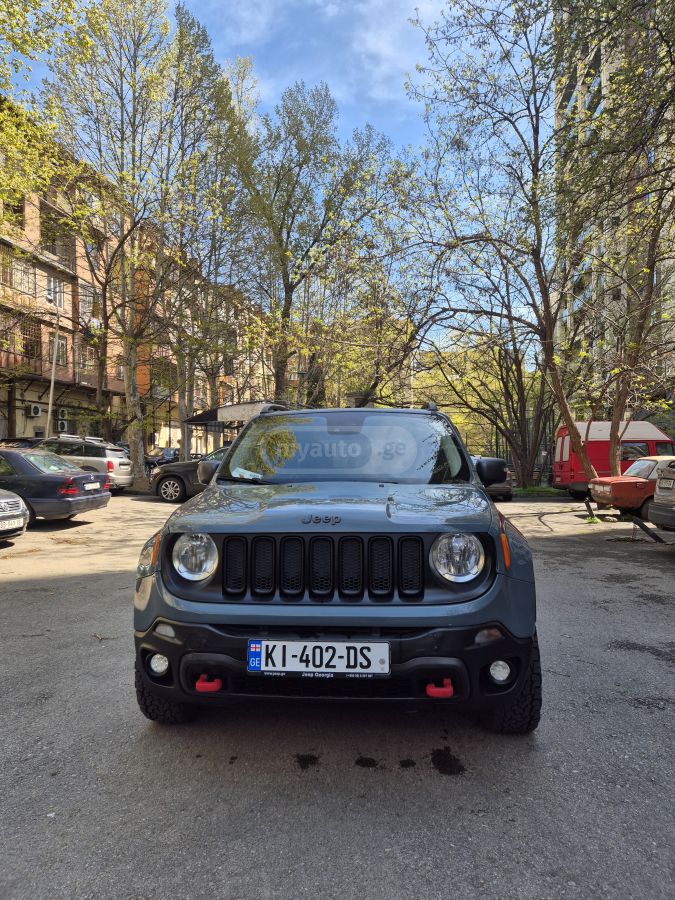 Jeep Renegade - фото 1