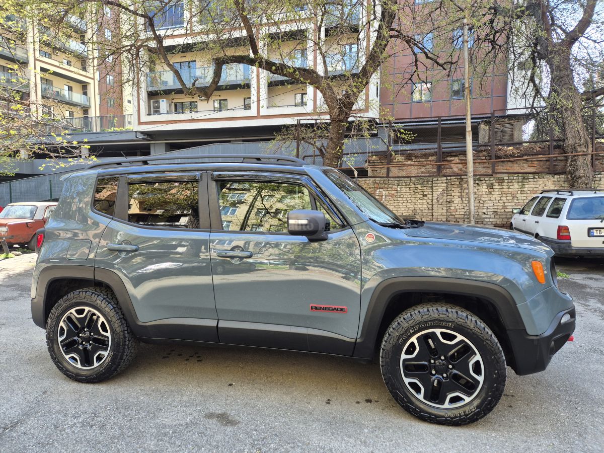 Jeep Renegade - фото 4