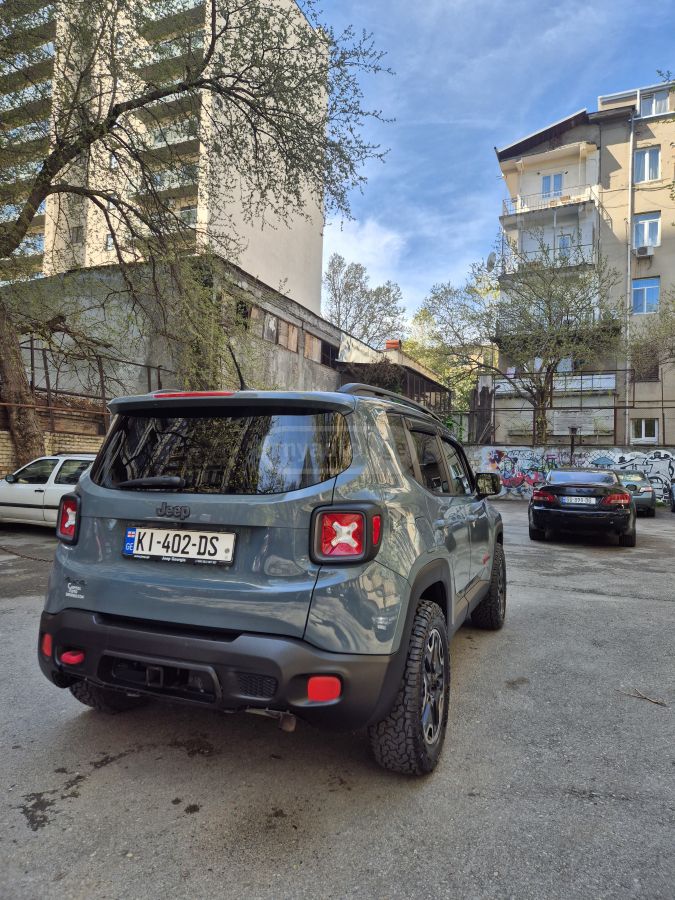 Jeep Renegade - фото 6