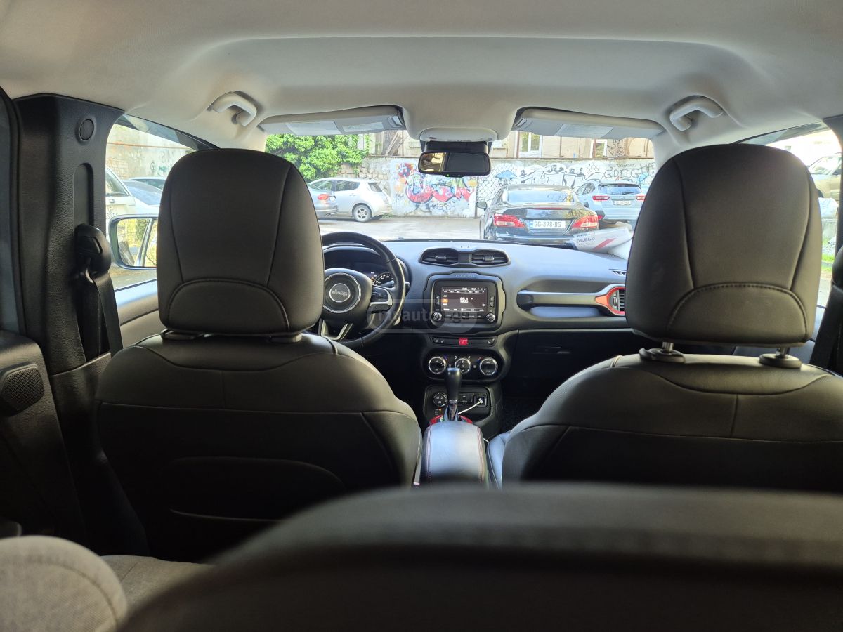 Jeep Renegade - фото 7