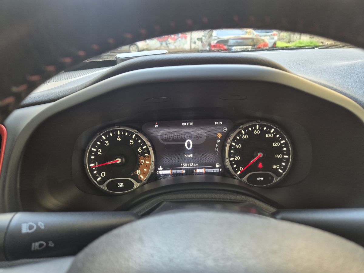 Jeep Renegade - фото 9