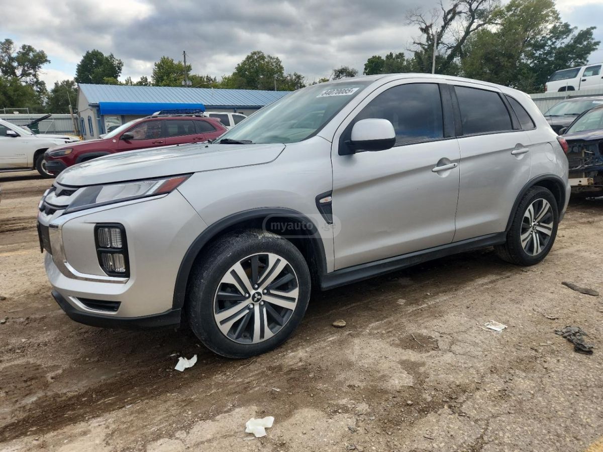 Mitsubishi Outlander - фото 1