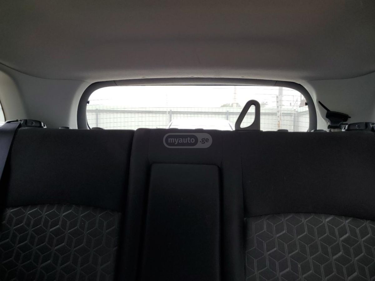 Mitsubishi Outlander - фото 10