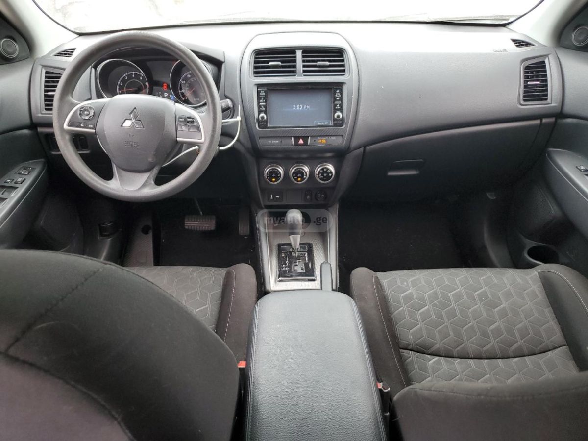 Mitsubishi Outlander - фото 8