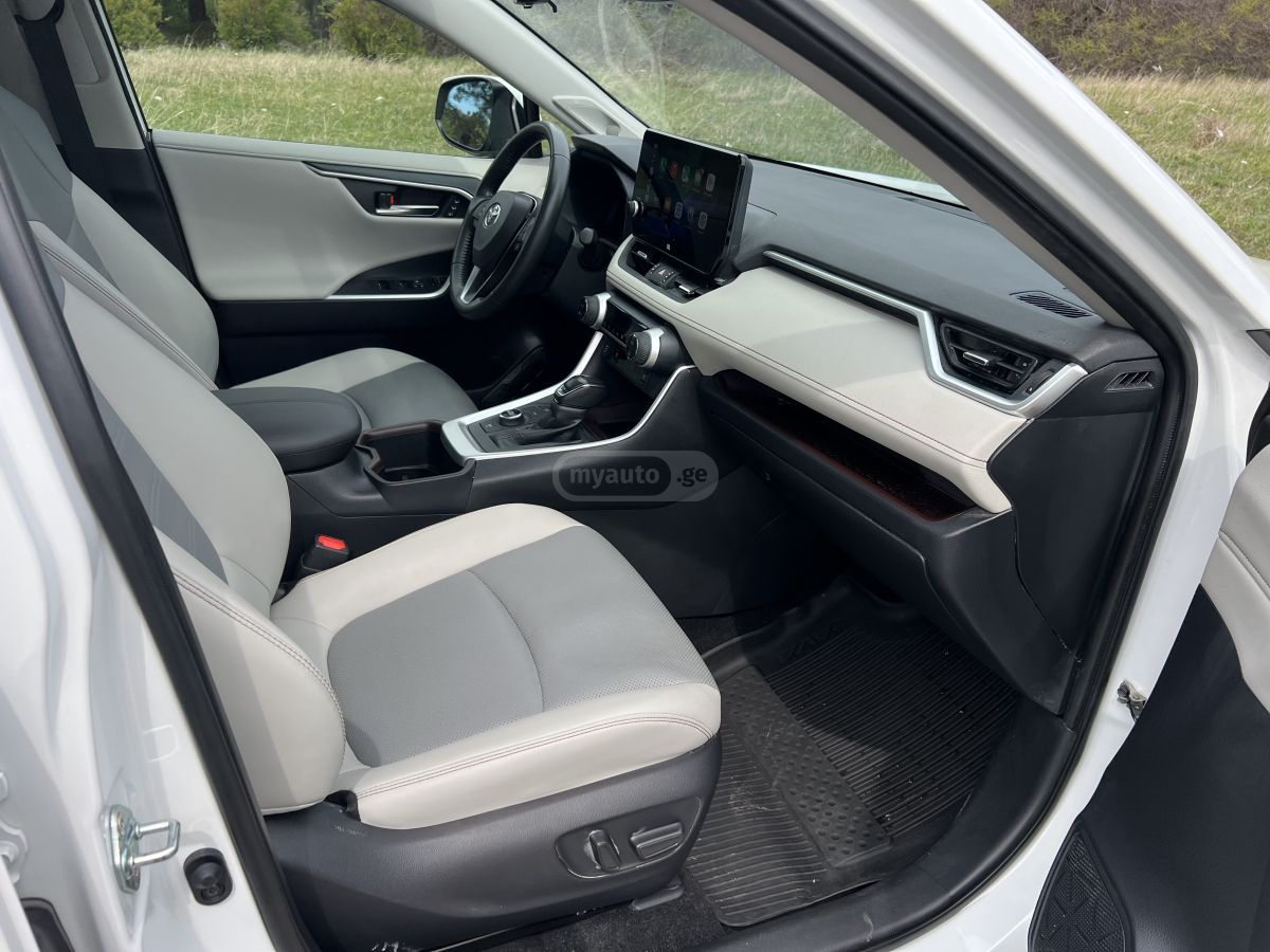 Toyota Rav 4 - фото 12