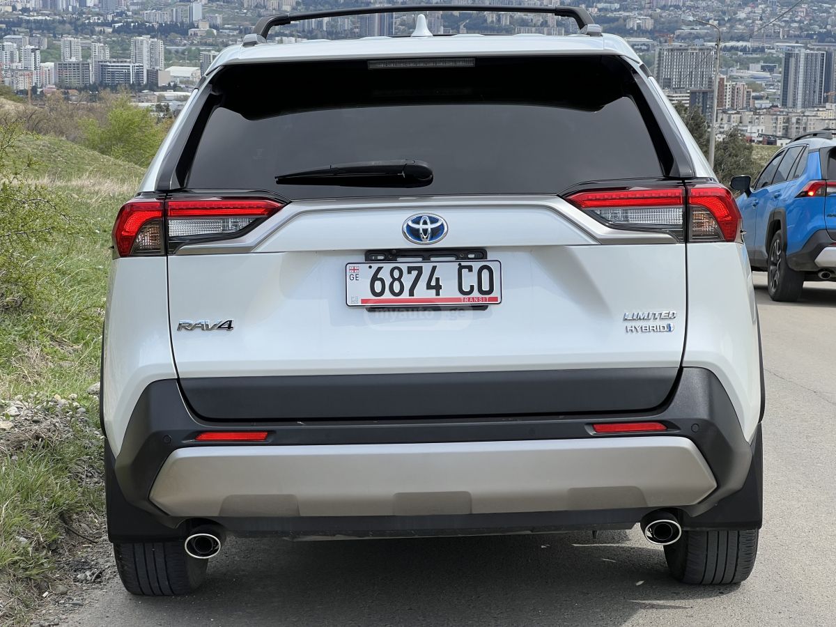 Toyota Rav 4 - фото 7