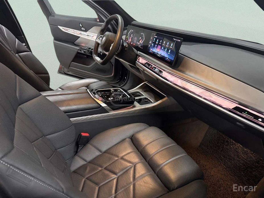 BMW 740 2023 — миниатюра 11