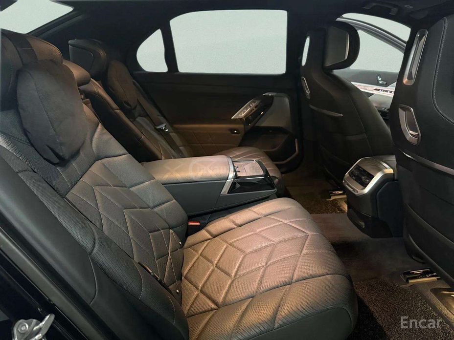 BMW 740 2023 — миниатюра 9