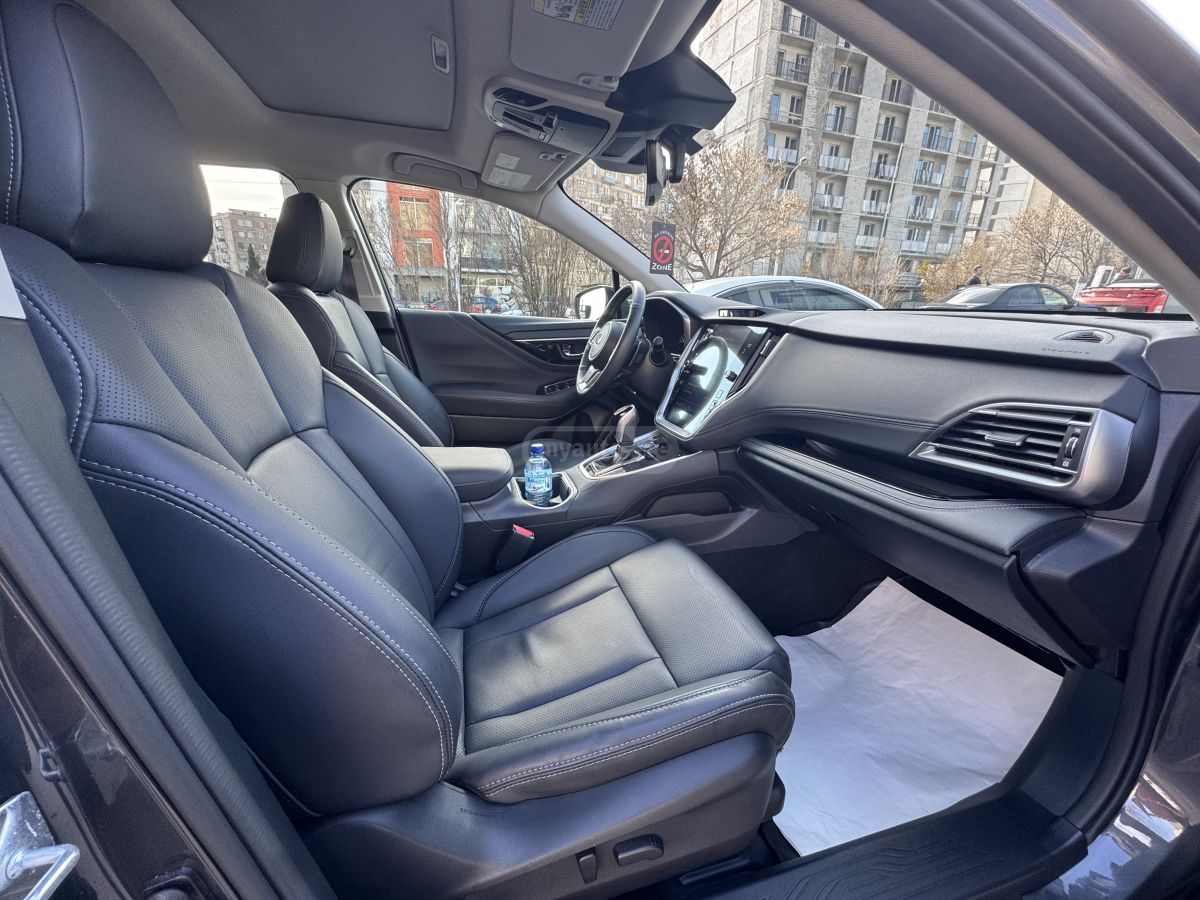 Subaru Limited 4dr All-Wheel Drive CV — миниатюра 11