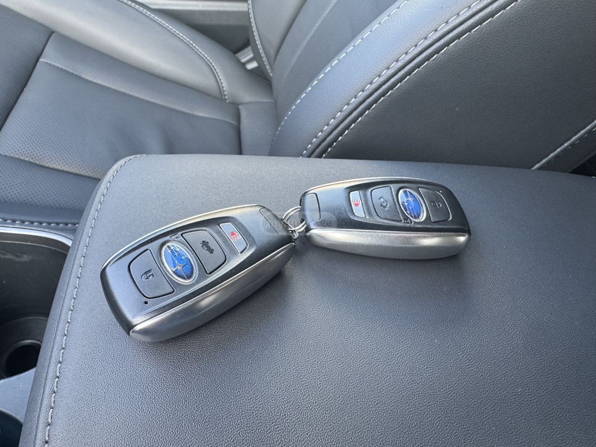 Subaru Limited 4dr All-Wheel Drive CV — миниатюра 14