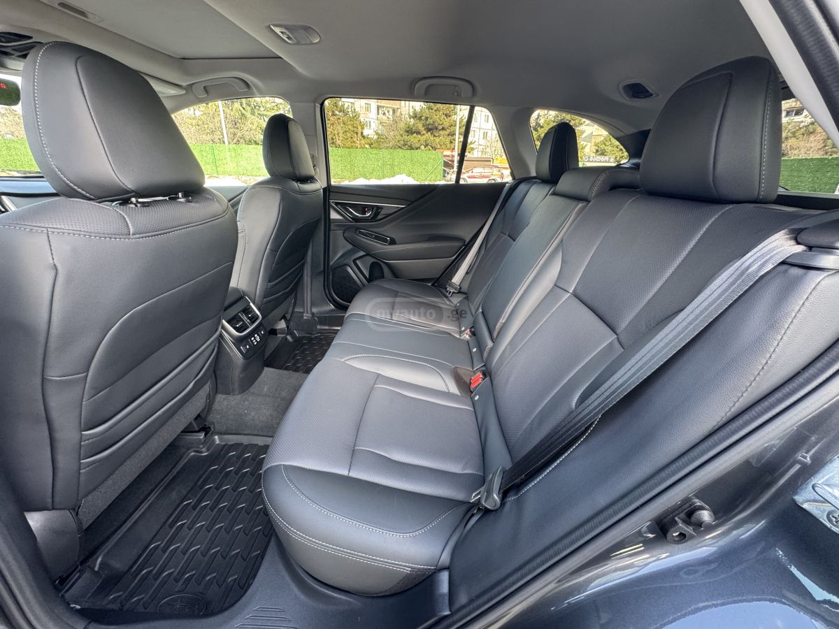 Subaru Limited 4dr All-Wheel Drive CV — миниатюра 9