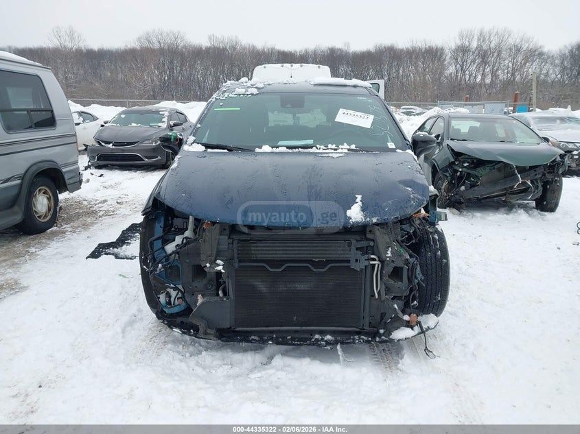 Chrysler Pacifica 2025 — миниатюра 12