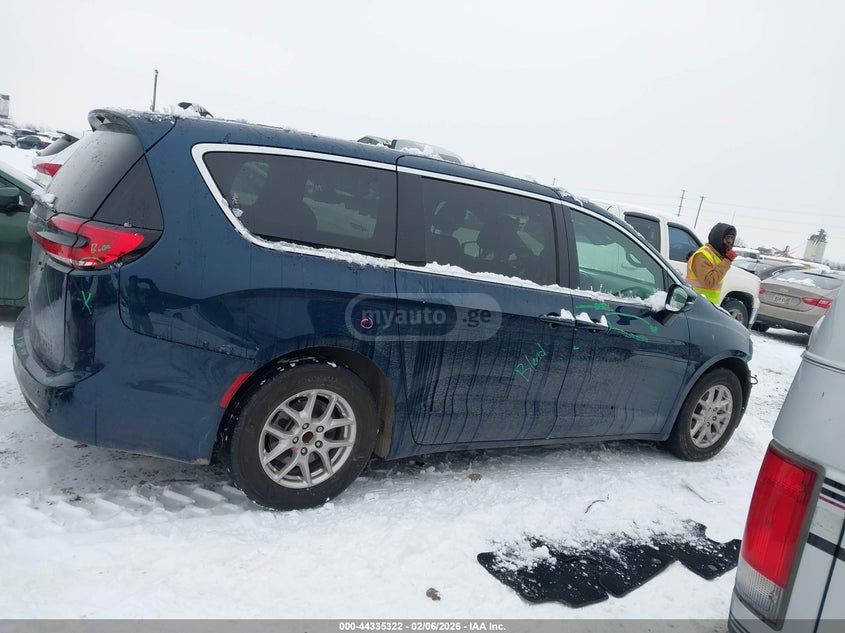 Chrysler Pacifica 2025 — миниатюра 13