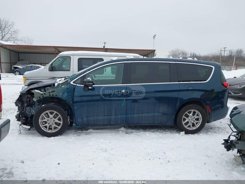 Chrysler Pacifica 2025 — миниатюра 14