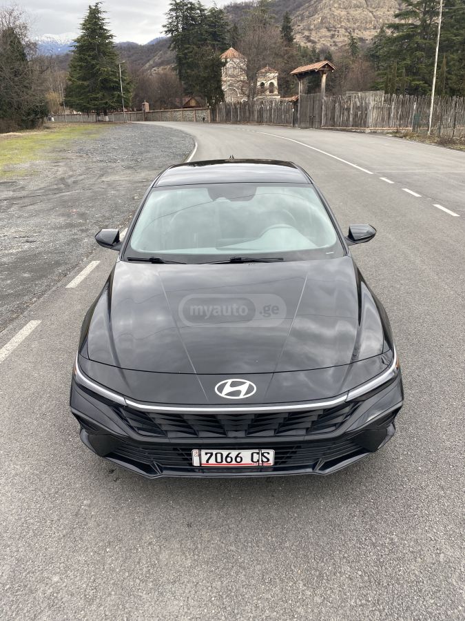 Hyundai Elantra - фото 2