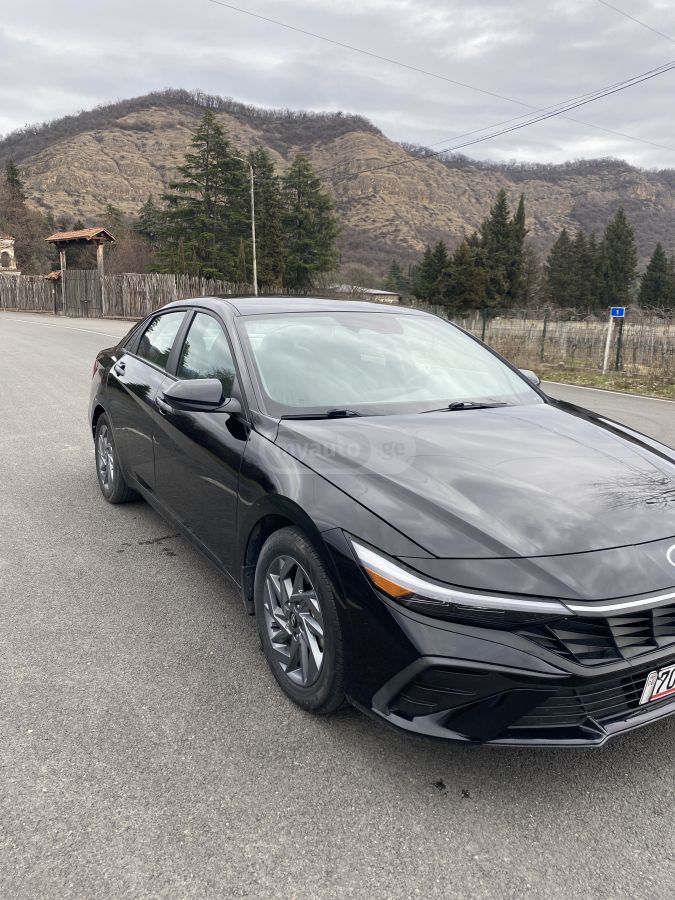 Hyundai Elantra - фото 3