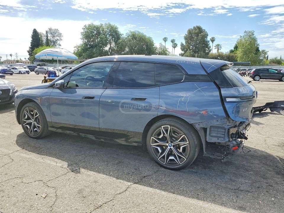 BMW IX - фото 2