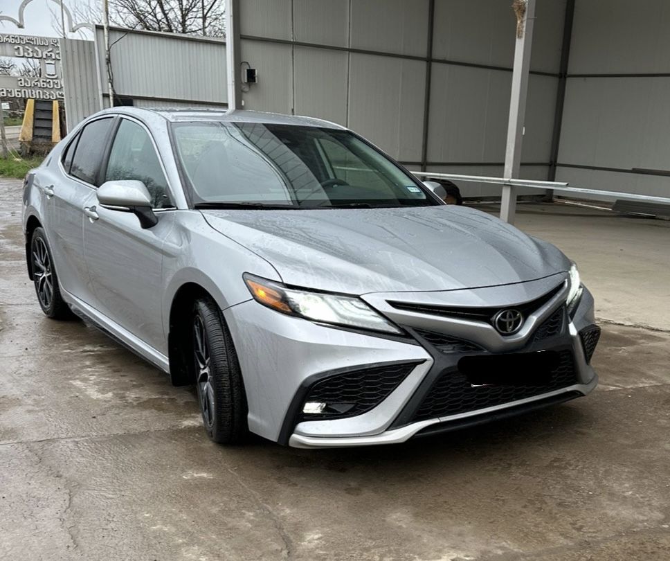 Toyota Camry - фото 2