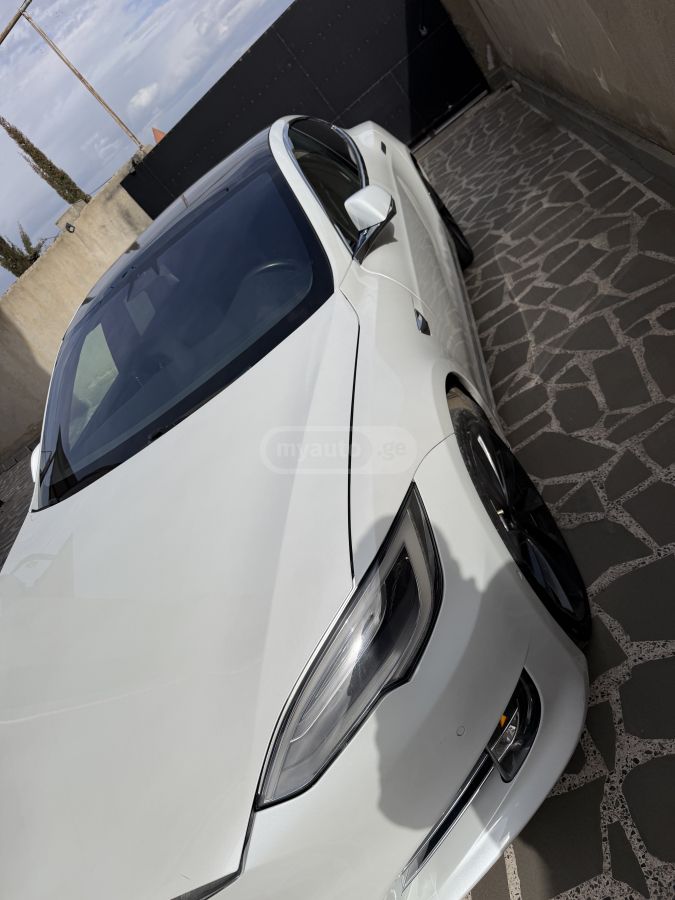 Tesla Model S - фото 2