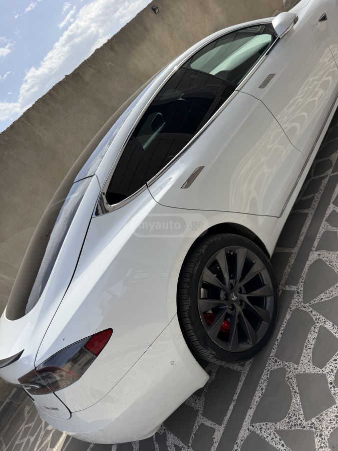 Tesla Model S - фото 5
