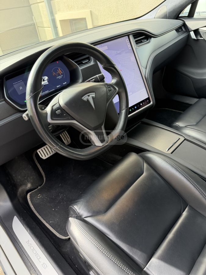Tesla Model S - фото 9